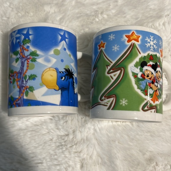 Vintage Disney Christmas mugs - Picture 2 of 4